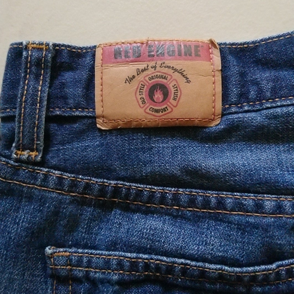 Red Engine Jean Shorts - Picture 13 of 15